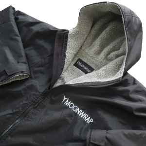 Frostfire Moonwrap Long Sleeve Waterproof Changing Robe Black - Boards360