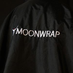 Frostfire Moonwrap Long Sleeve Waterproof Changing Robe Black - Boards360